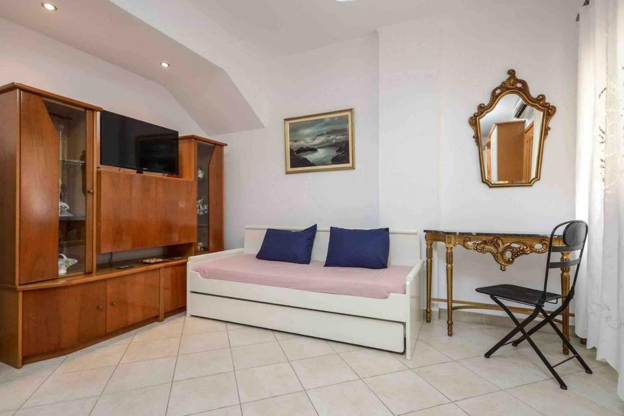 Independent Agapitos Apart , 2Bdrm, Private Patio Naxos City 외부 사진
