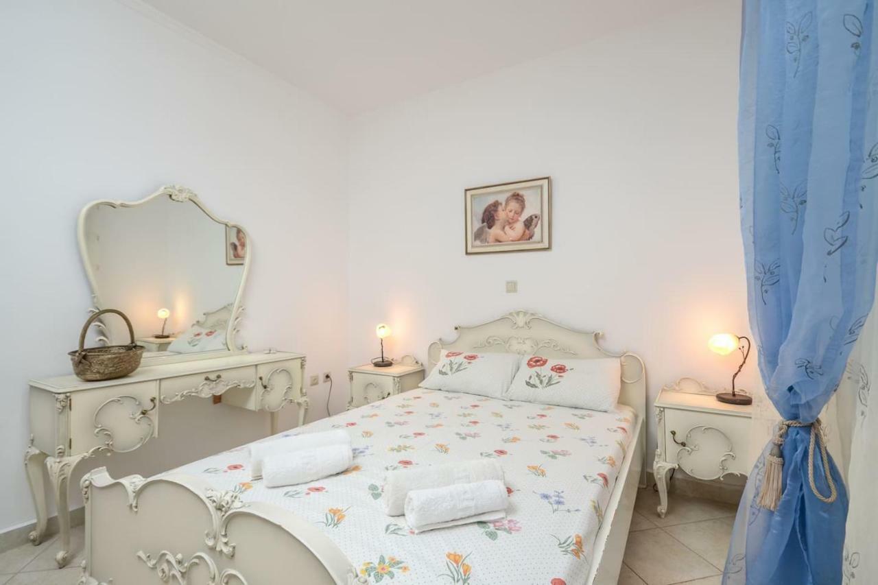 Independent Agapitos Apart , 2Bdrm, Private Patio Naxos City 외부 사진